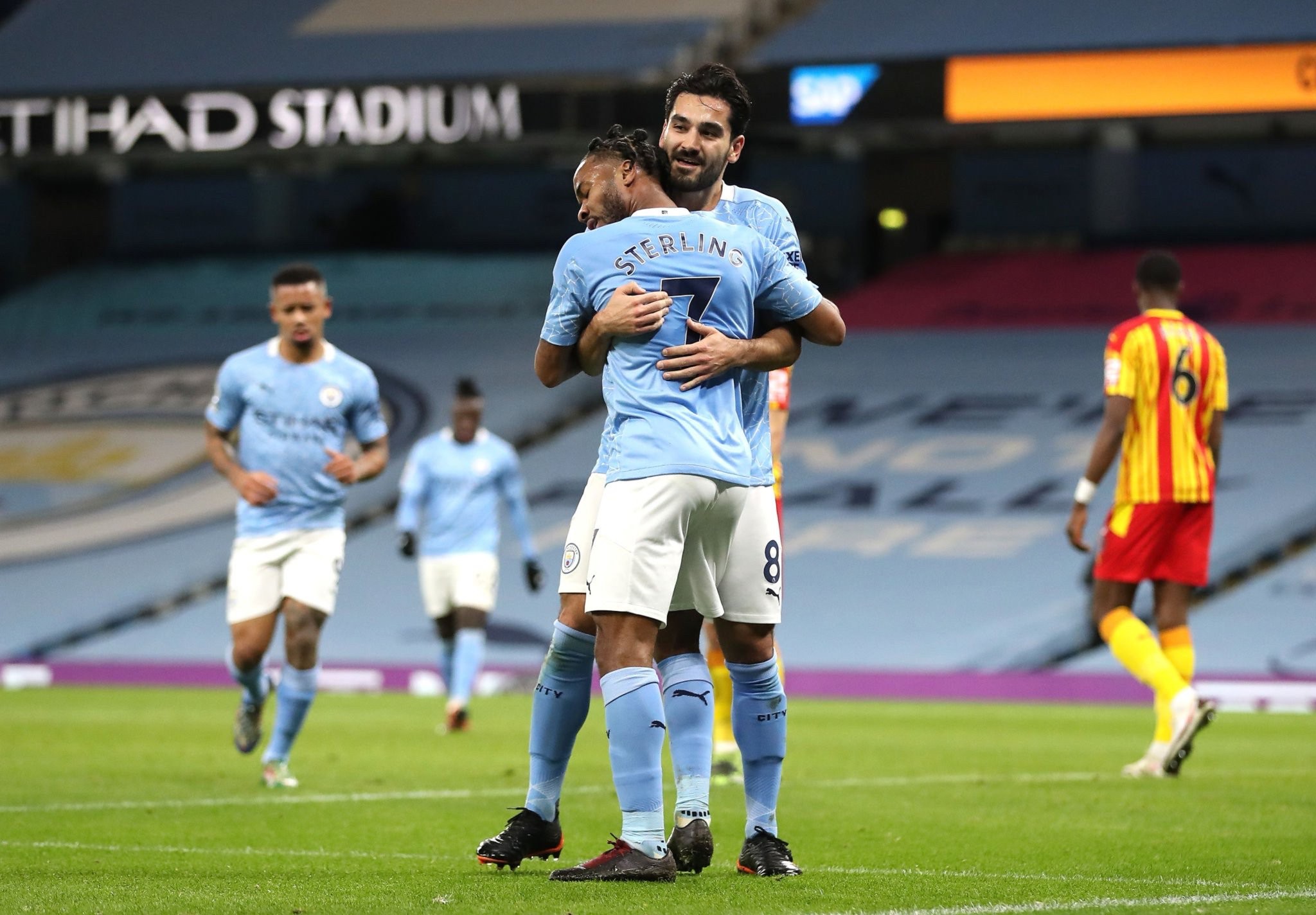 却多次显得 却多次显得